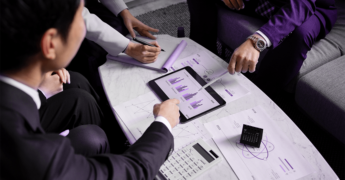 5 Key Contract Management KPIs for SMBs to Track for Success 